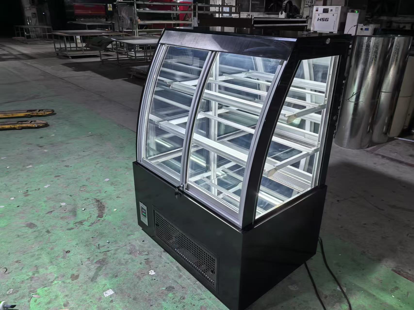 GL-180  ARC-SHAPED CAKE CABINET